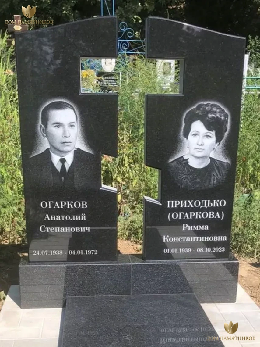 Памятник из гранита Крест воздушный на двоих 14